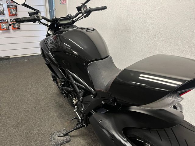 ducati - diavel