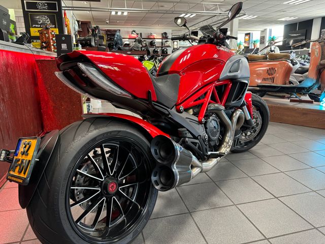 ducati - diavel