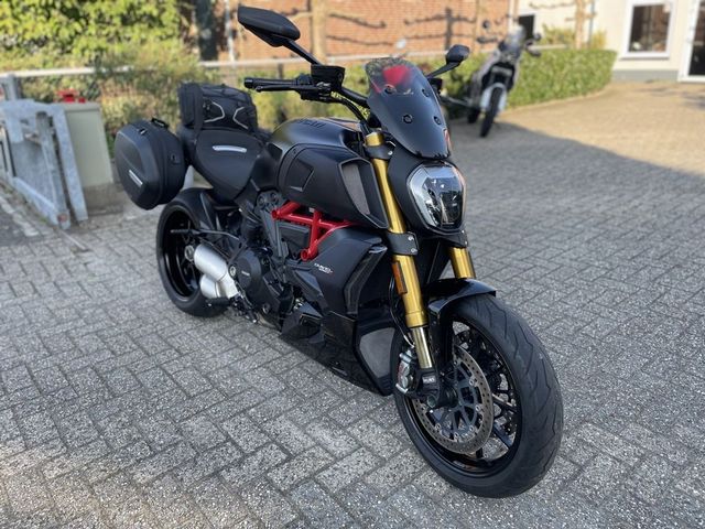 ducati - diavel