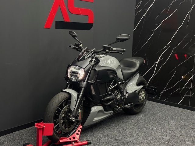 ducati - diavel