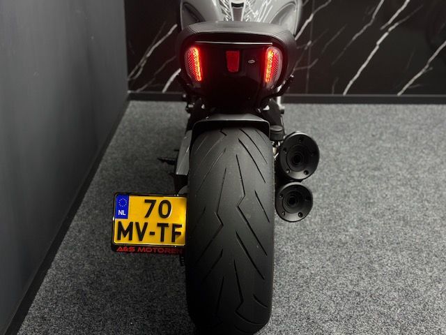 ducati - diavel