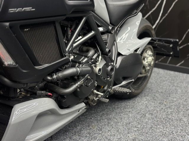 ducati - diavel