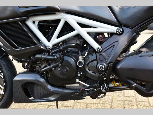 ducati - diavel-carbon