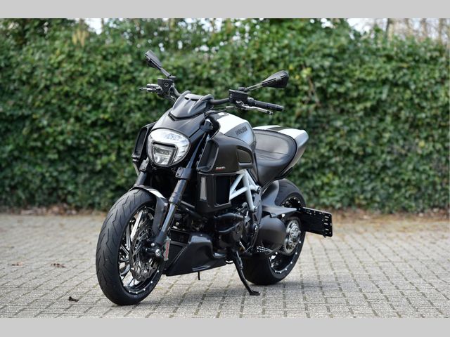 ducati - diavel-carbon