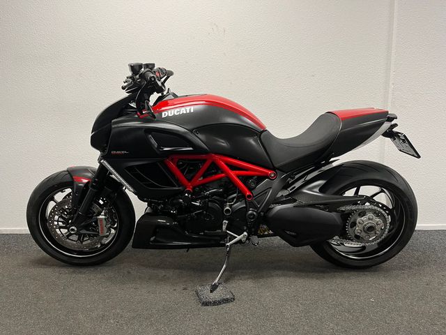 ducati - diavel-carbon