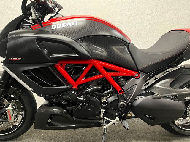 ducati - diavel-carbon