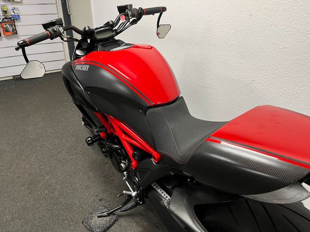 ducati - diavel-carbon