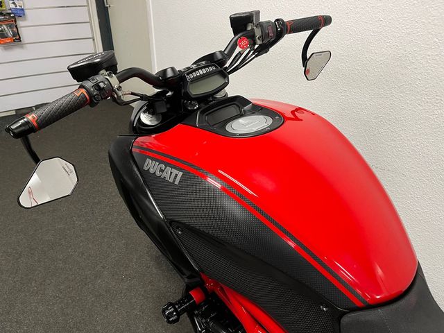 ducati - diavel-carbon