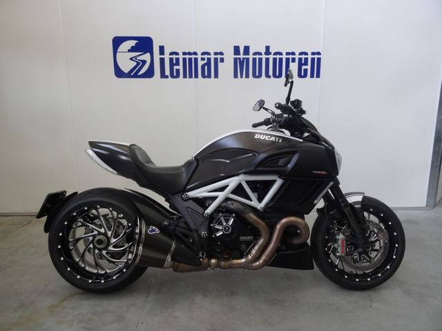 ducati - diavel-carbon