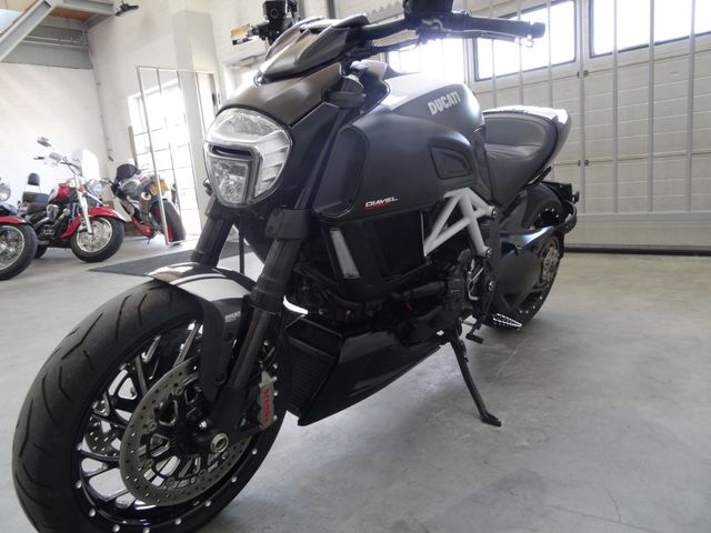 ducati - diavel-carbon
