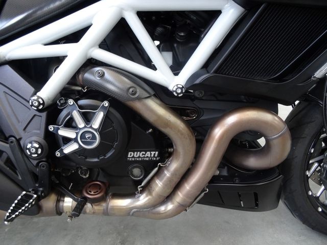 ducati - diavel-carbon