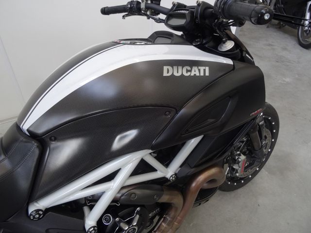 ducati - diavel-carbon