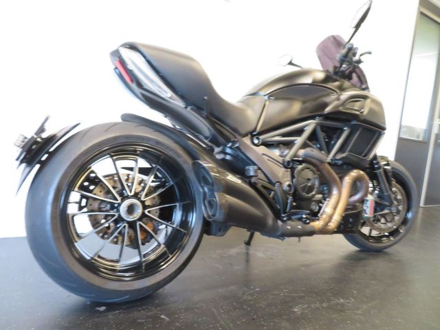 ducati - diavel-dark