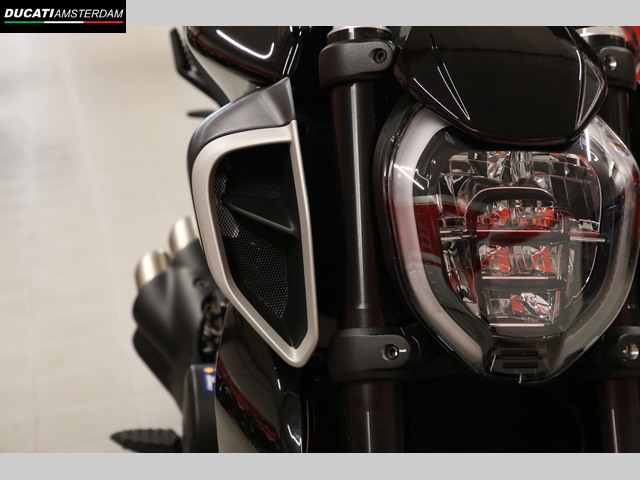 ducati - diavel-v4