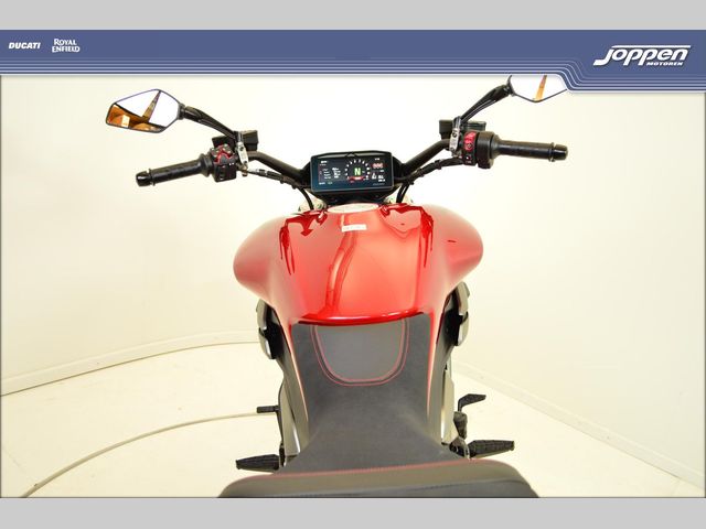 ducati - diavel-v4
