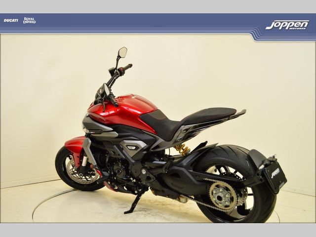 ducati - diavel-v4