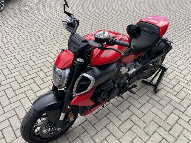 ducati - diavel-v4