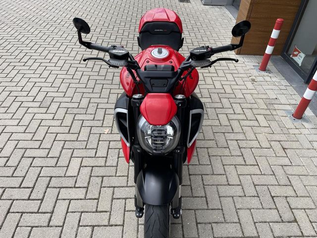 ducati - diavel-v4