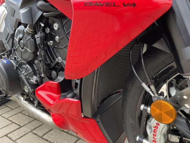 ducati - diavel-v4
