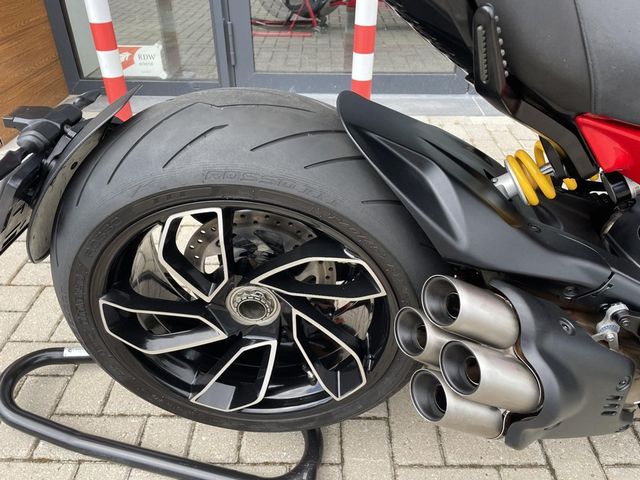 ducati - diavel-v4