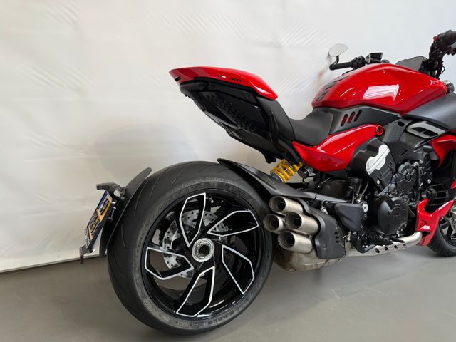 ducati - diavel-v4