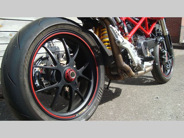 ducati - hypermotard-1100