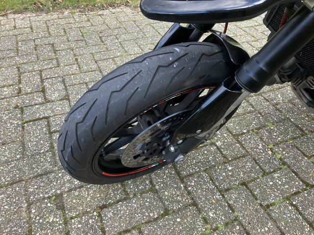 ducati - hypermotard-1100-evo