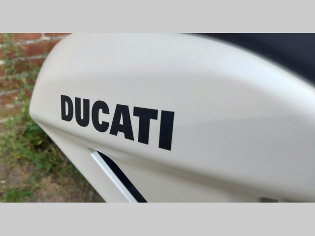 ducati - hypermotard-796