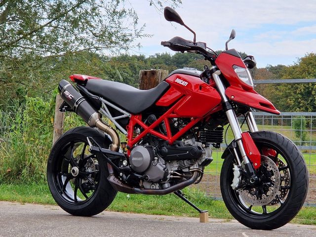 ducati - hypermotard-796