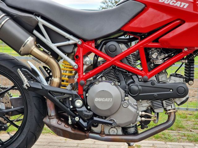 ducati - hypermotard-796