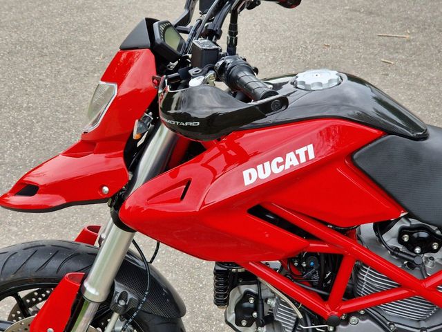 ducati - hypermotard-796