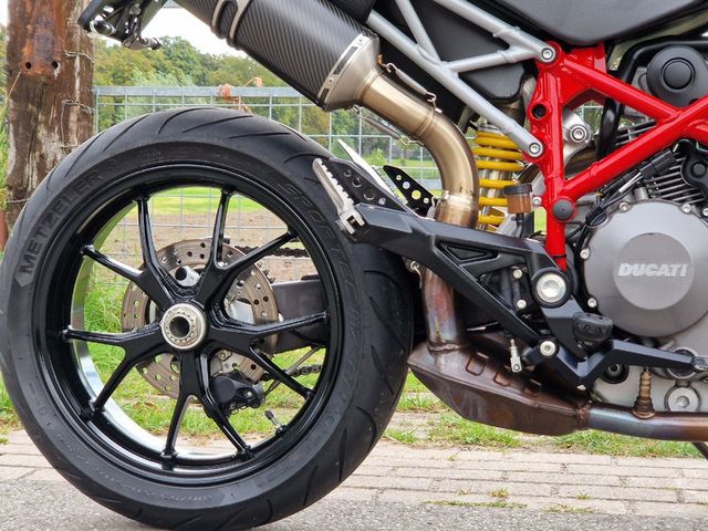 ducati - hypermotard-796