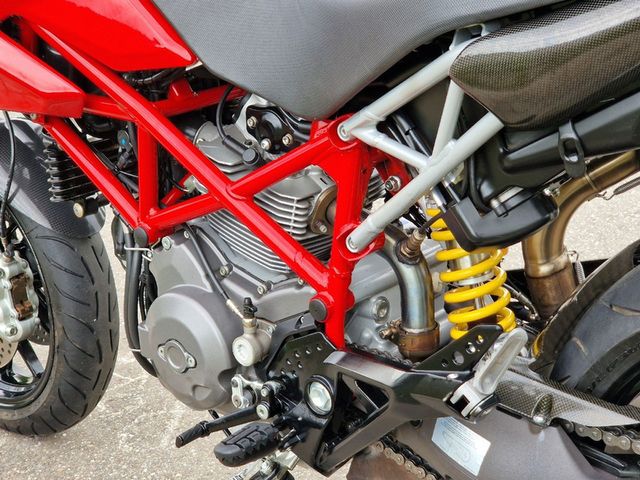 ducati - hypermotard-796