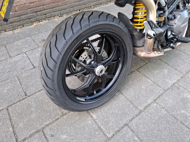 ducati - hypermotard-796