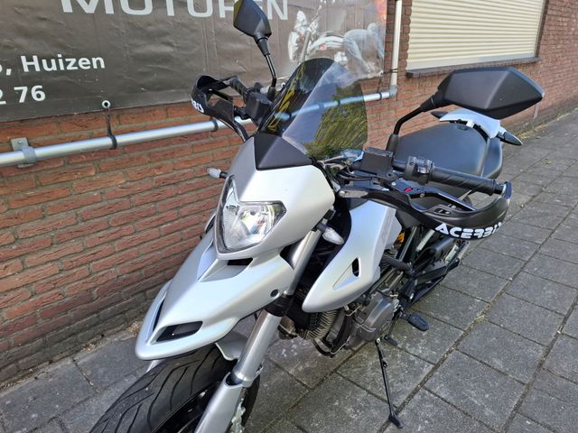 ducati - hypermotard-796