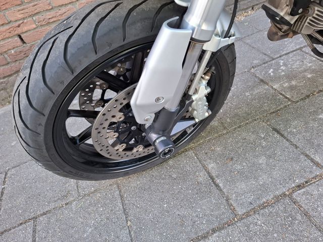 ducati - hypermotard-796