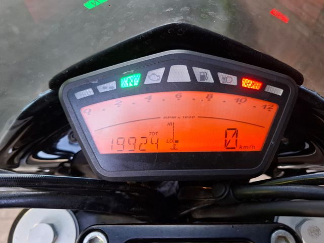 ducati - hypermotard-796