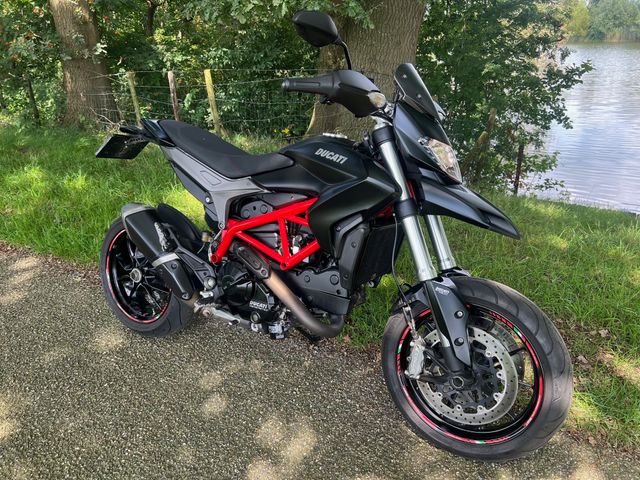 ducati - hypermotard-821