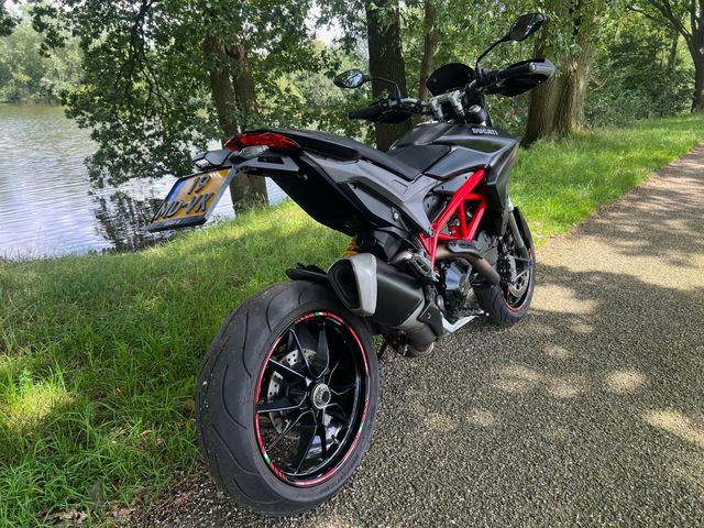 ducati - hypermotard-821