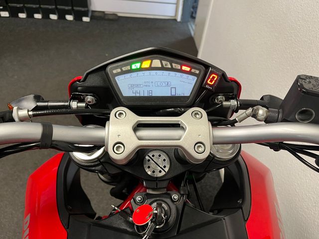 ducati - hypermotard-821
