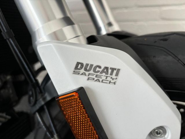 ducati - hypermotard-939