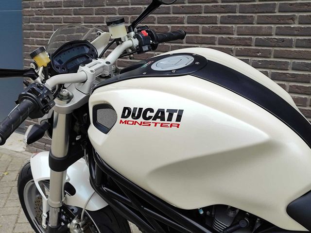 ducati - m-1100