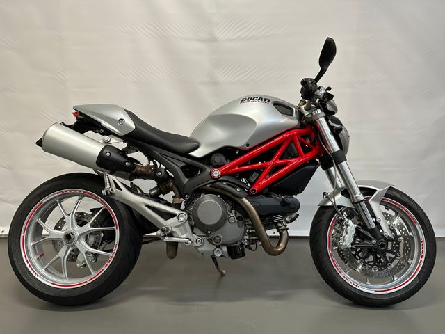 ducati - m-1100