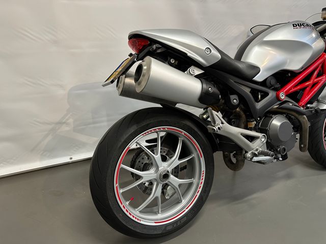 ducati - m-1100