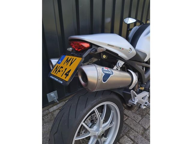 ducati - m-1100