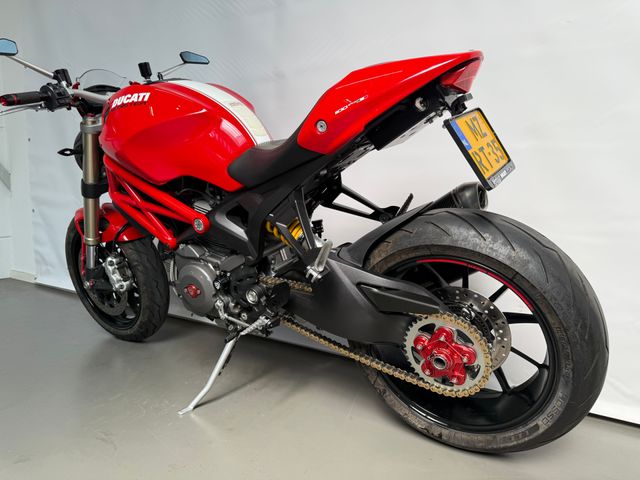 ducati - m-1100-evo