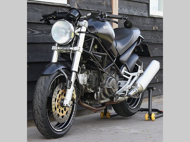 ducati - m-600-dark