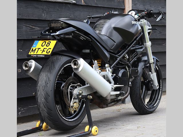 ducati - m-600-dark