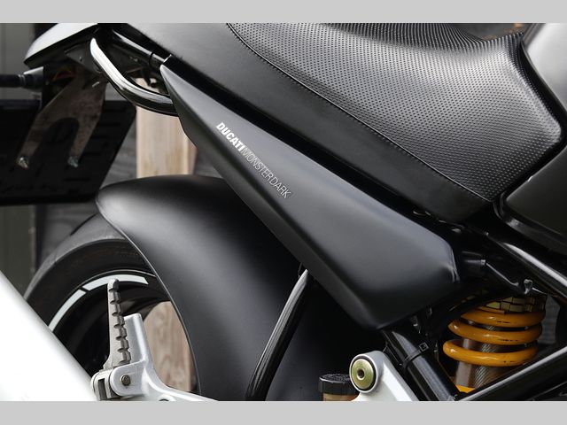 ducati - m-600-dark