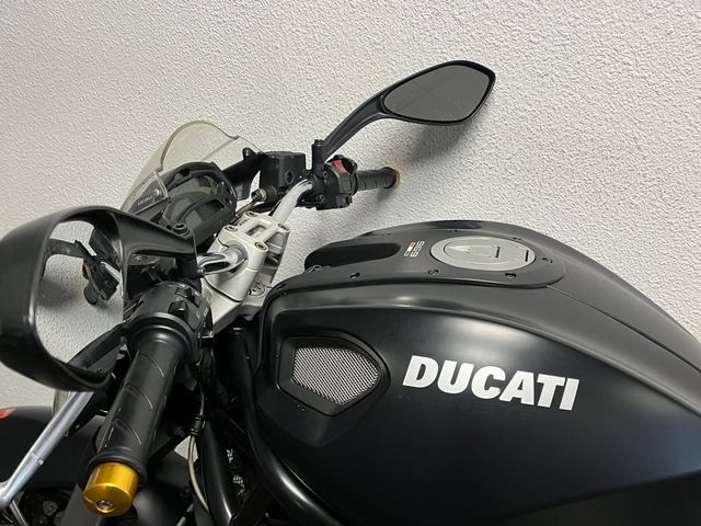 ducati - m-696